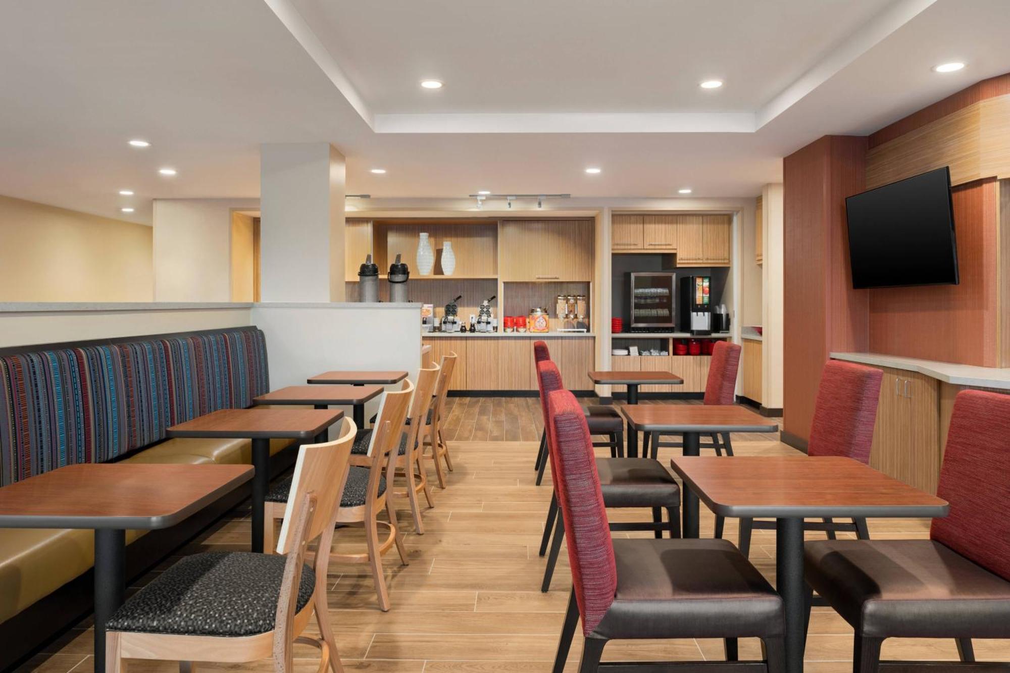 Towneplace Suites By Marriott Dubuque Downtown Экстерьер фото