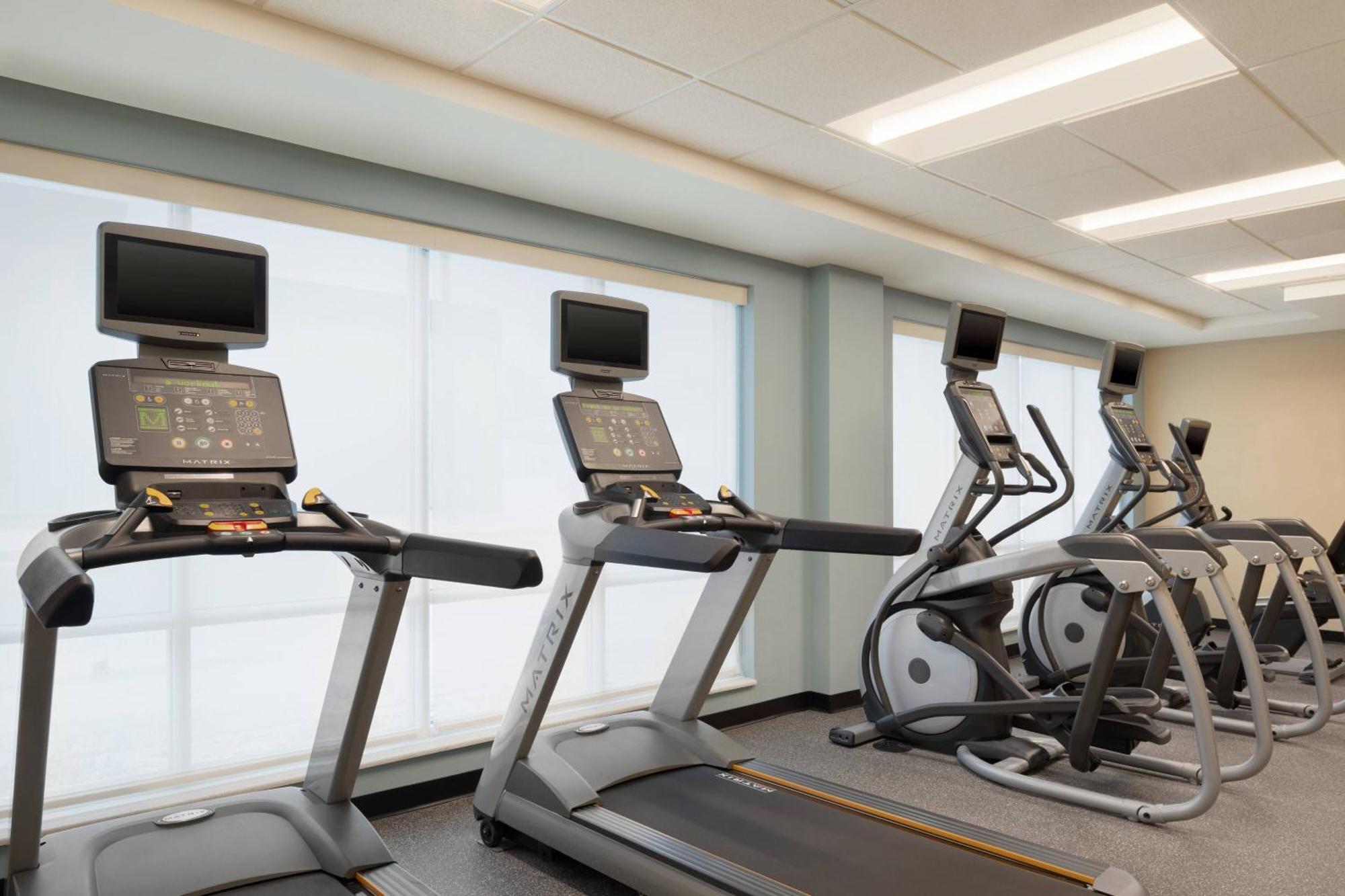 Towneplace Suites By Marriott Dubuque Downtown Экстерьер фото