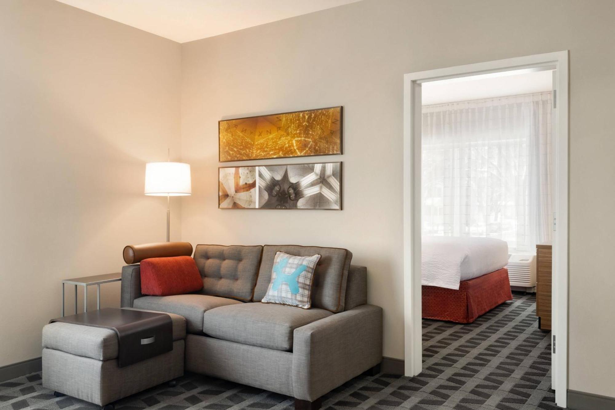 Towneplace Suites By Marriott Dubuque Downtown Экстерьер фото