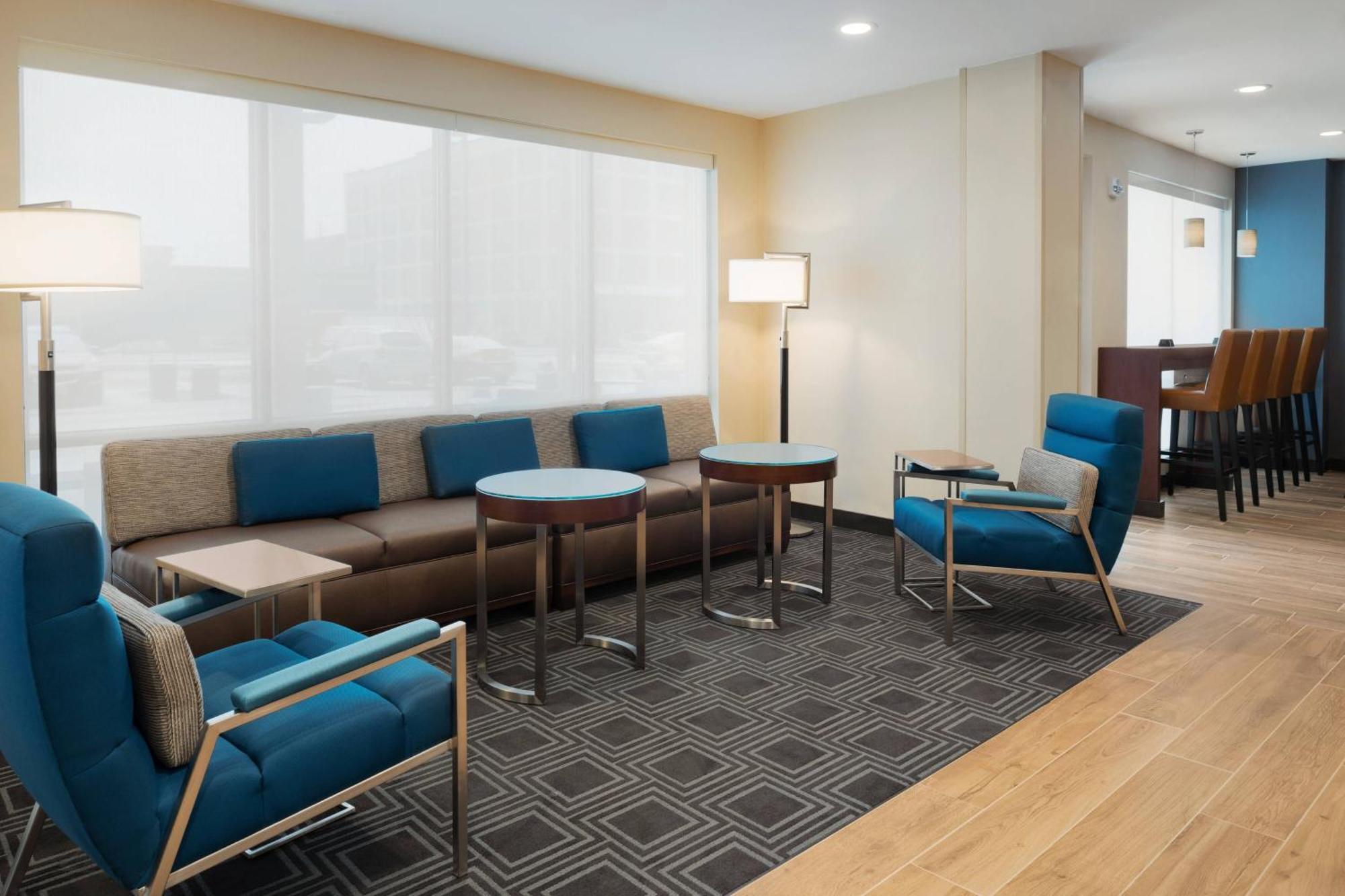 Towneplace Suites By Marriott Dubuque Downtown Экстерьер фото