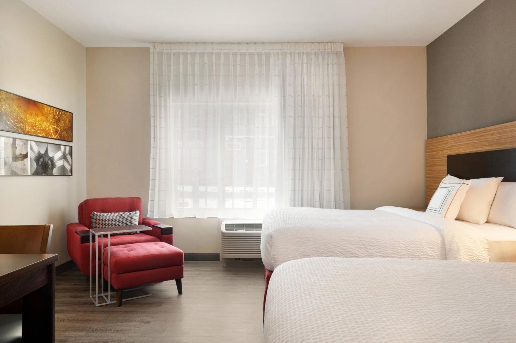 Towneplace Suites By Marriott Dubuque Downtown Экстерьер фото
